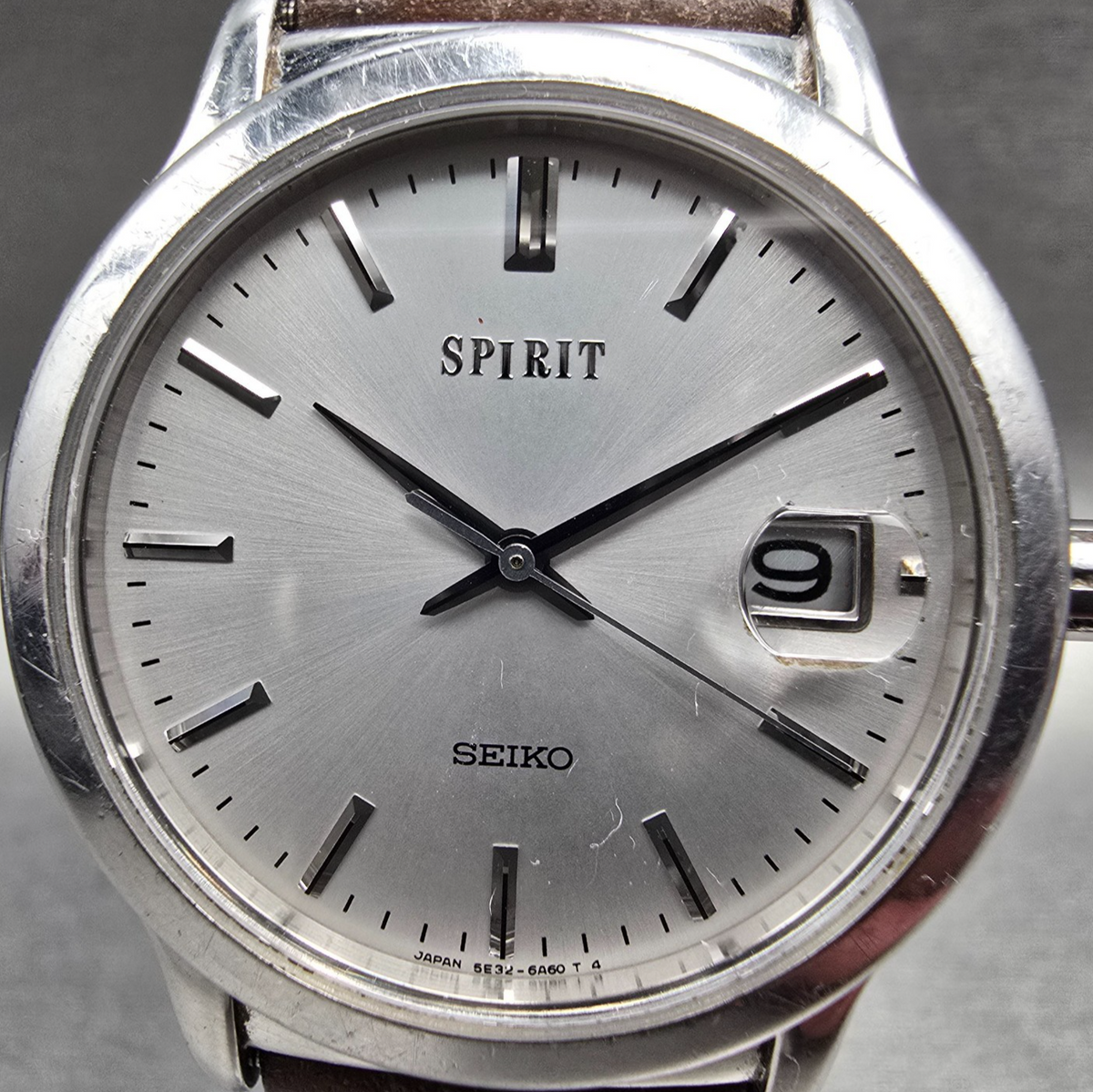 Seiko Spirit Watch Men 34mm Silver Dial Silver Tone Date Round 5E32-5A40 New Bat1