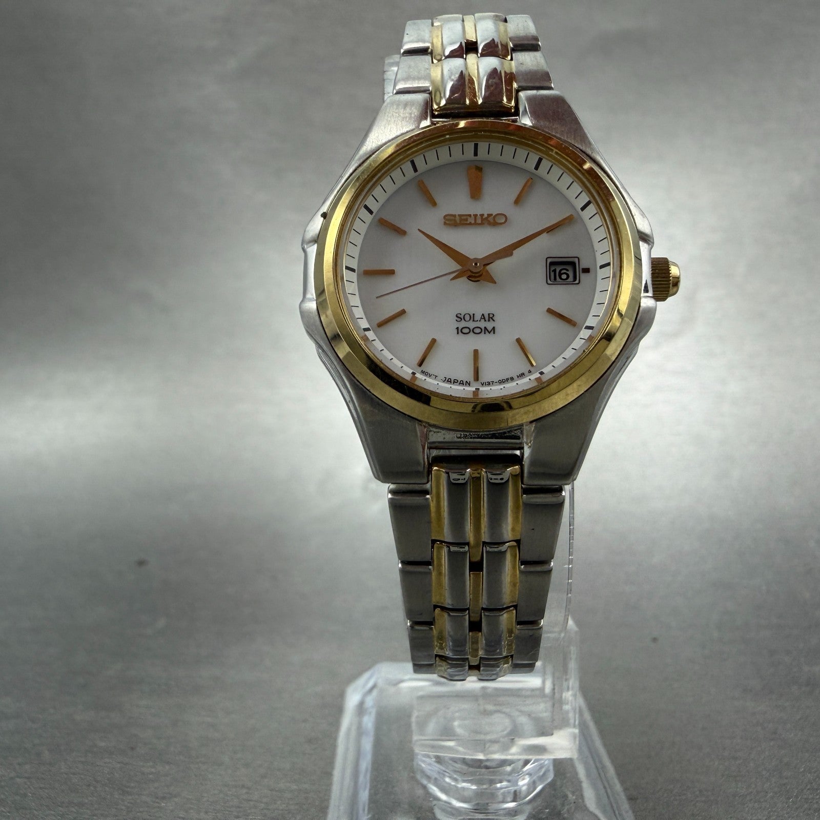 Seiko Solar Watch Women 28mm White Dial Two Tone Date Round V137-0BM0 Runs5