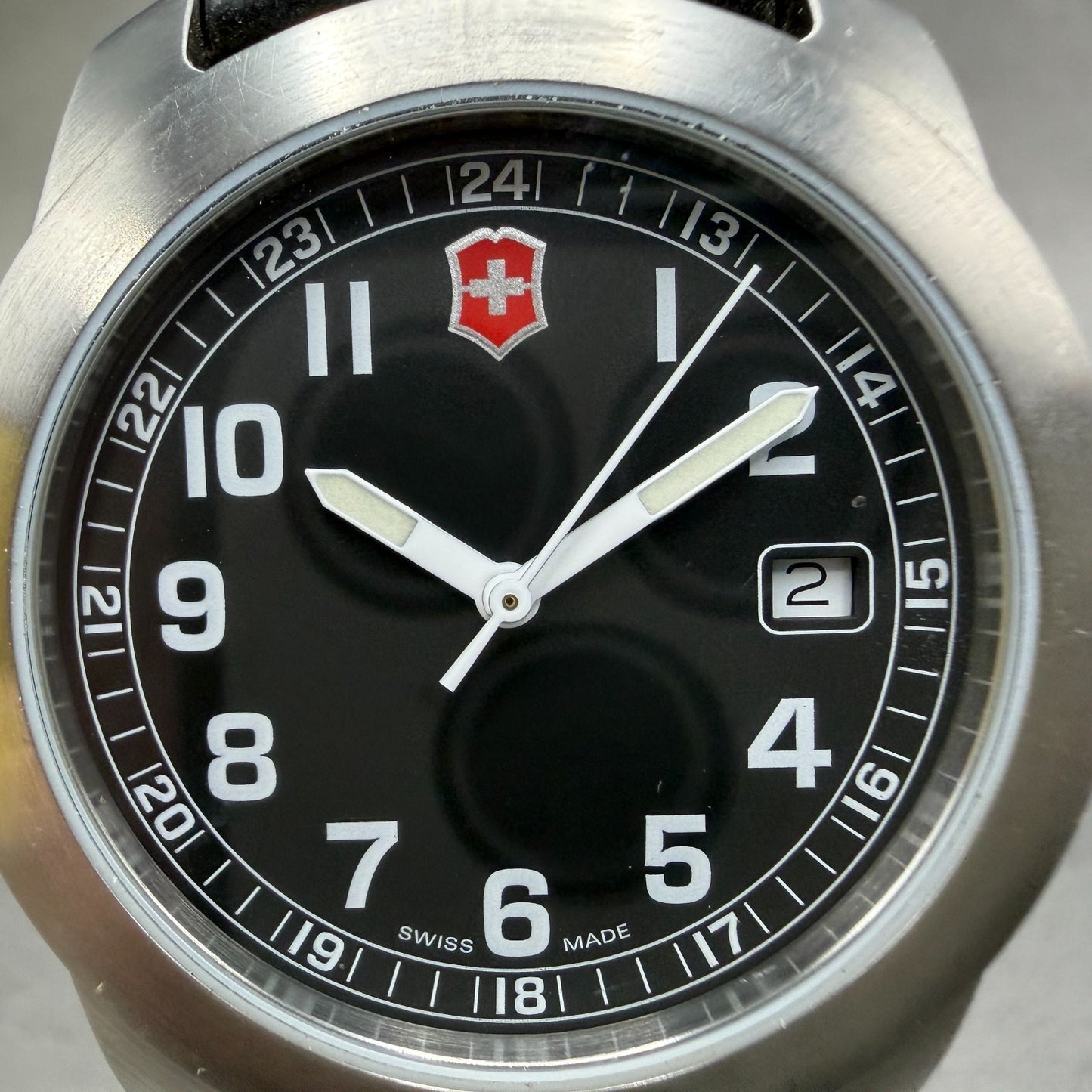 Victorinox Swiss Army Field Watch Men 38mm Black Dial Steel Date Round New battA1