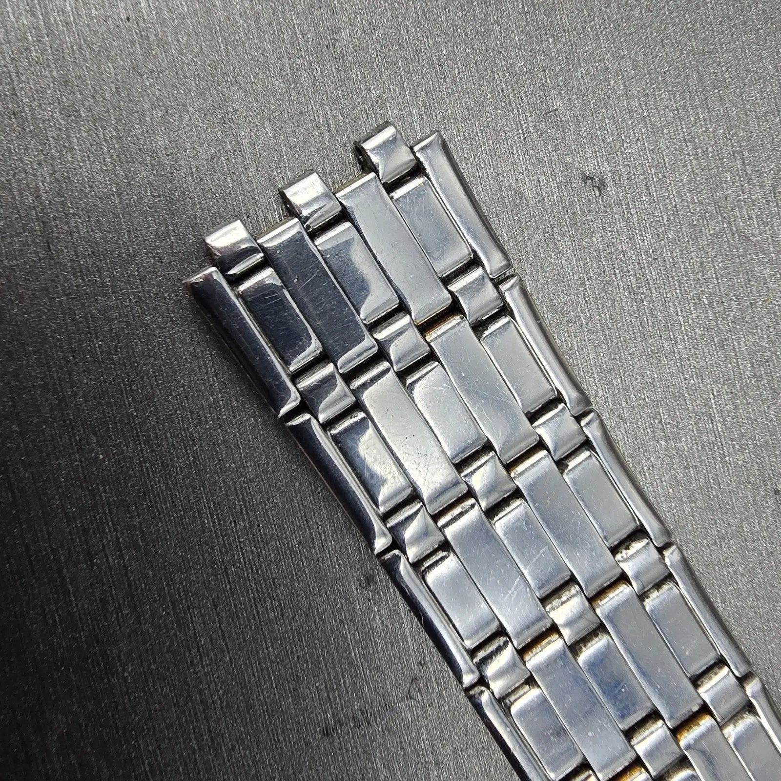 Band for questlnda10