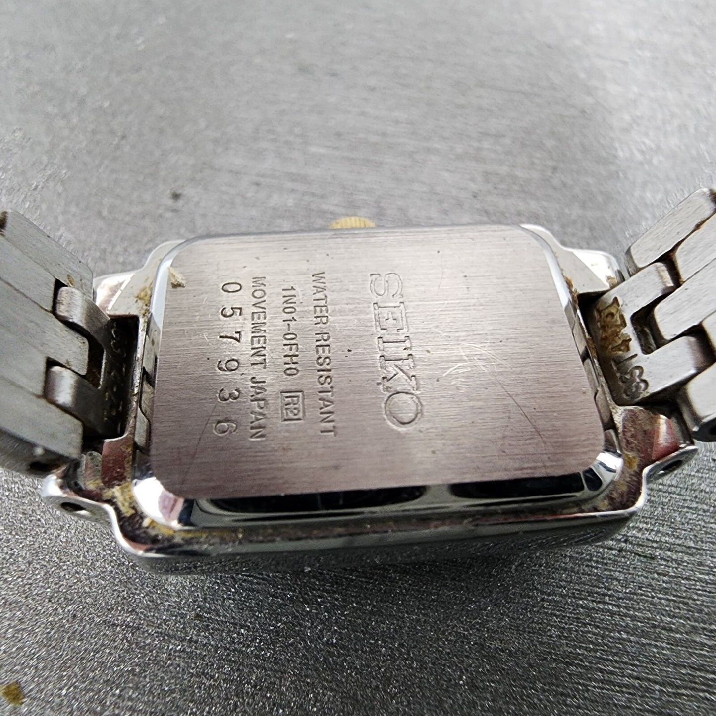 Seiko Tank Watch Women 16mm White Dial Two Tone Rectangle 1N010FH0 New Battery9