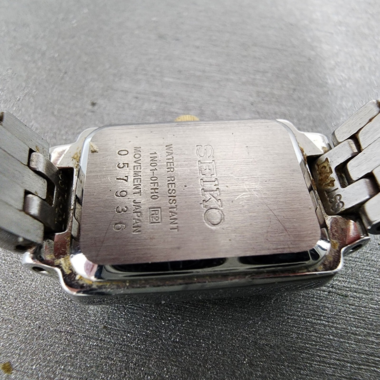 Seiko Tank Watch Women 16mm White Dial Two Tone Rectangle 1N010FH0 New Battery9