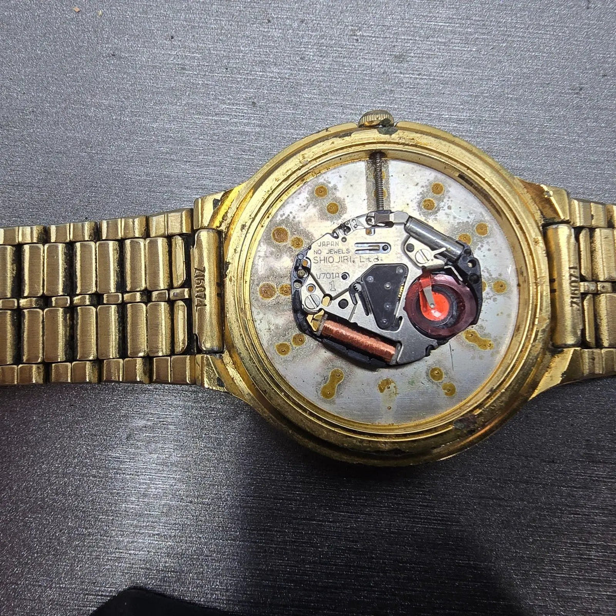 Seiko SX Watch Men 34mm White Dial Gold Tone Round V701-6K00 READ!!! PARTS12
