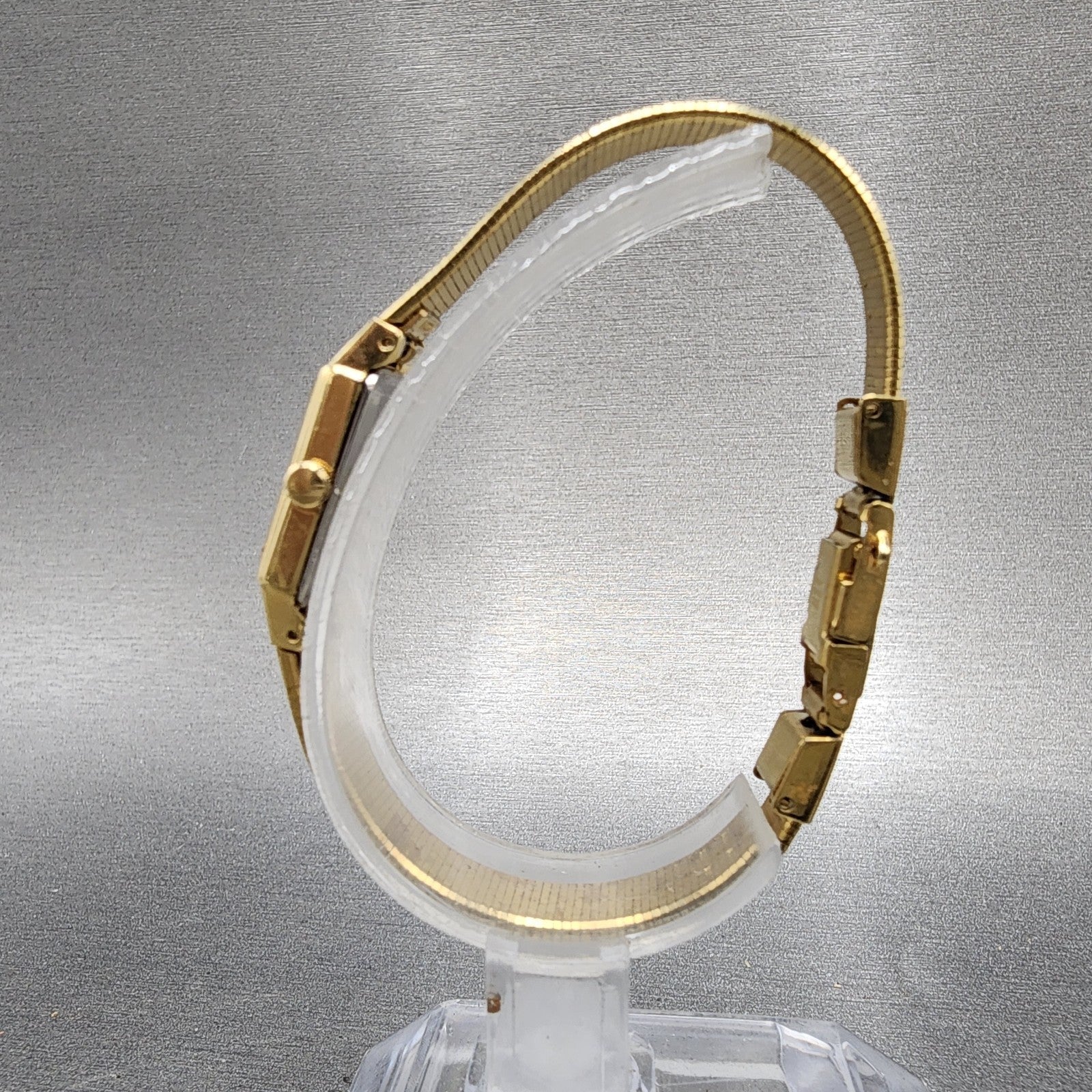 Seiko Tank Watch Women 12mm Champagne Dial Gold Tone 2e206479 New Battery7