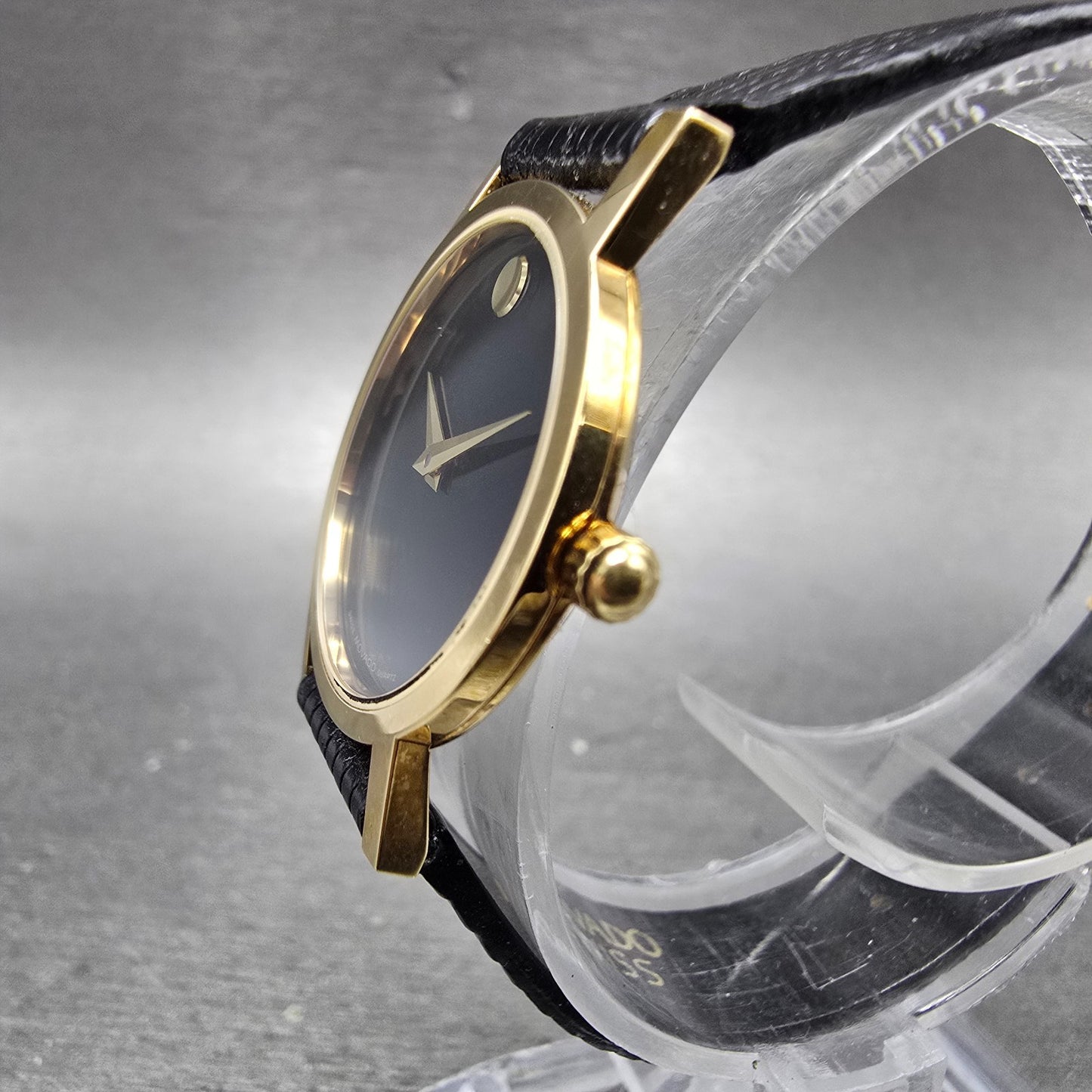 Movado Museum Watch Women 25mm Black Dial Gold Tone Round 87.A1.832 New Battery2