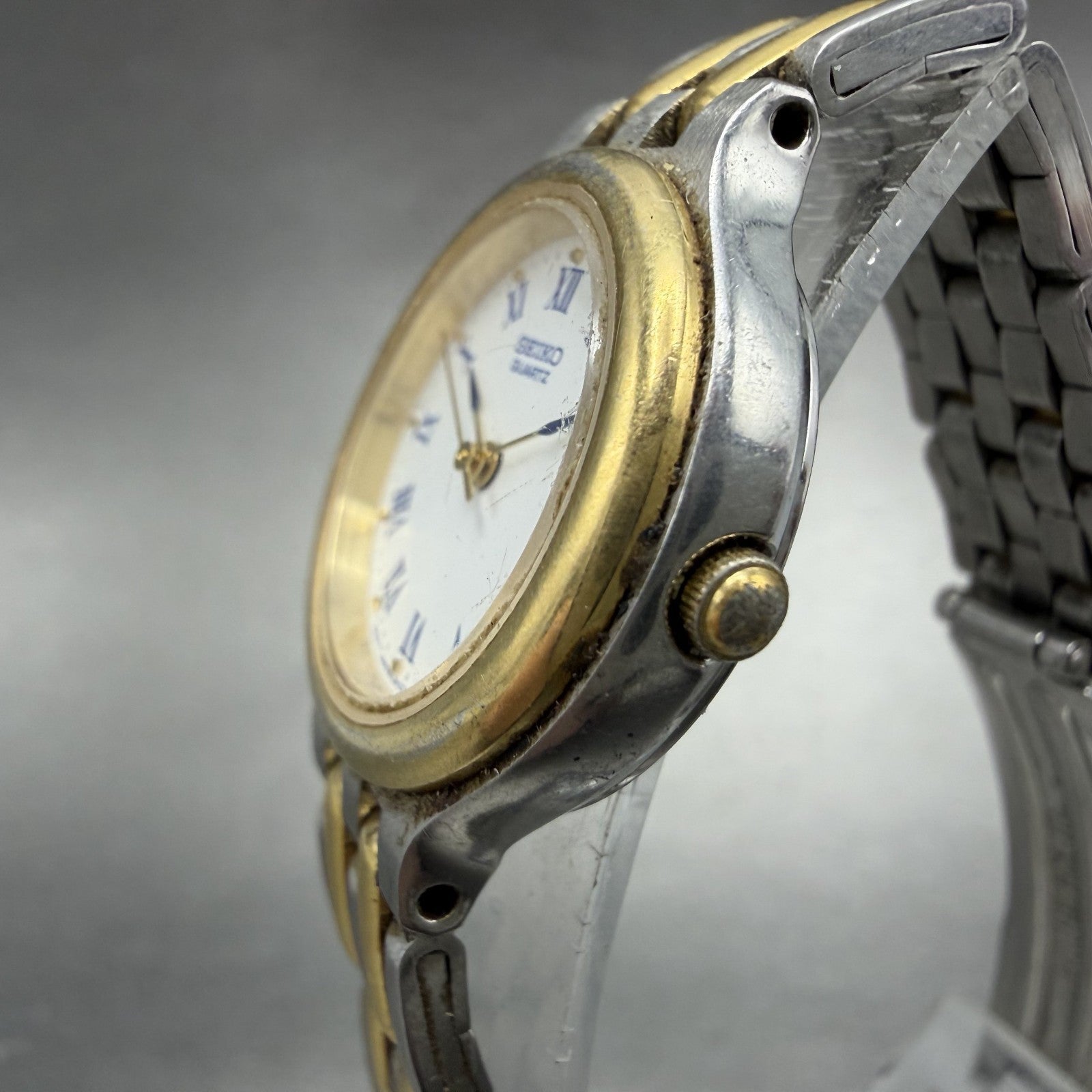 Seiko Watch Women 24mm White Dial Two Tone Date Round 3Y02-0B59 New Battery HJ8Q2