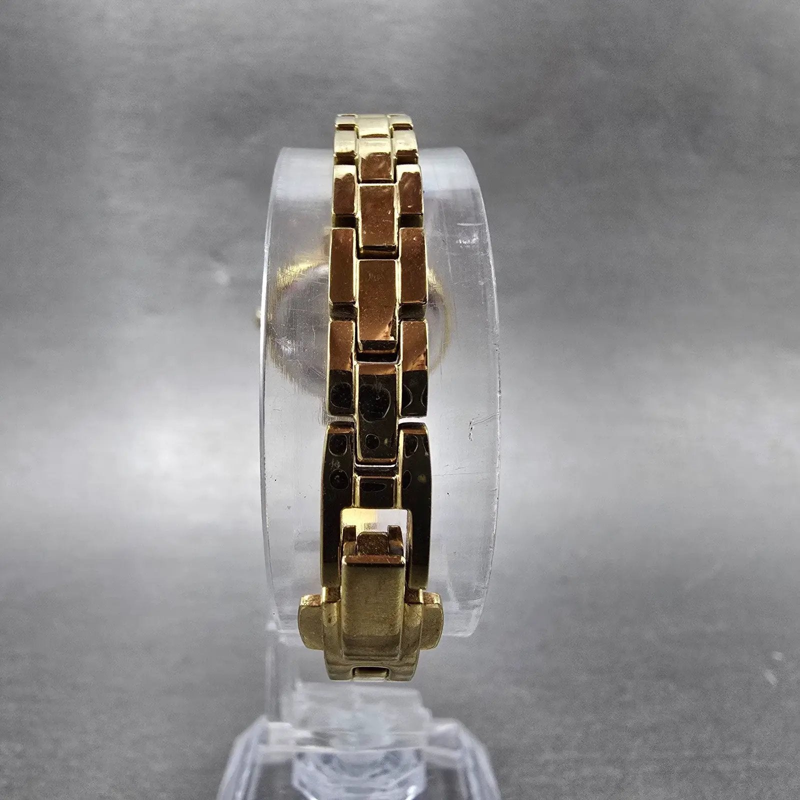 Citizen Eco-Drive Watch Women 25mm MOP Dial Gold Tone Round E031-S122694 Runs NQ7