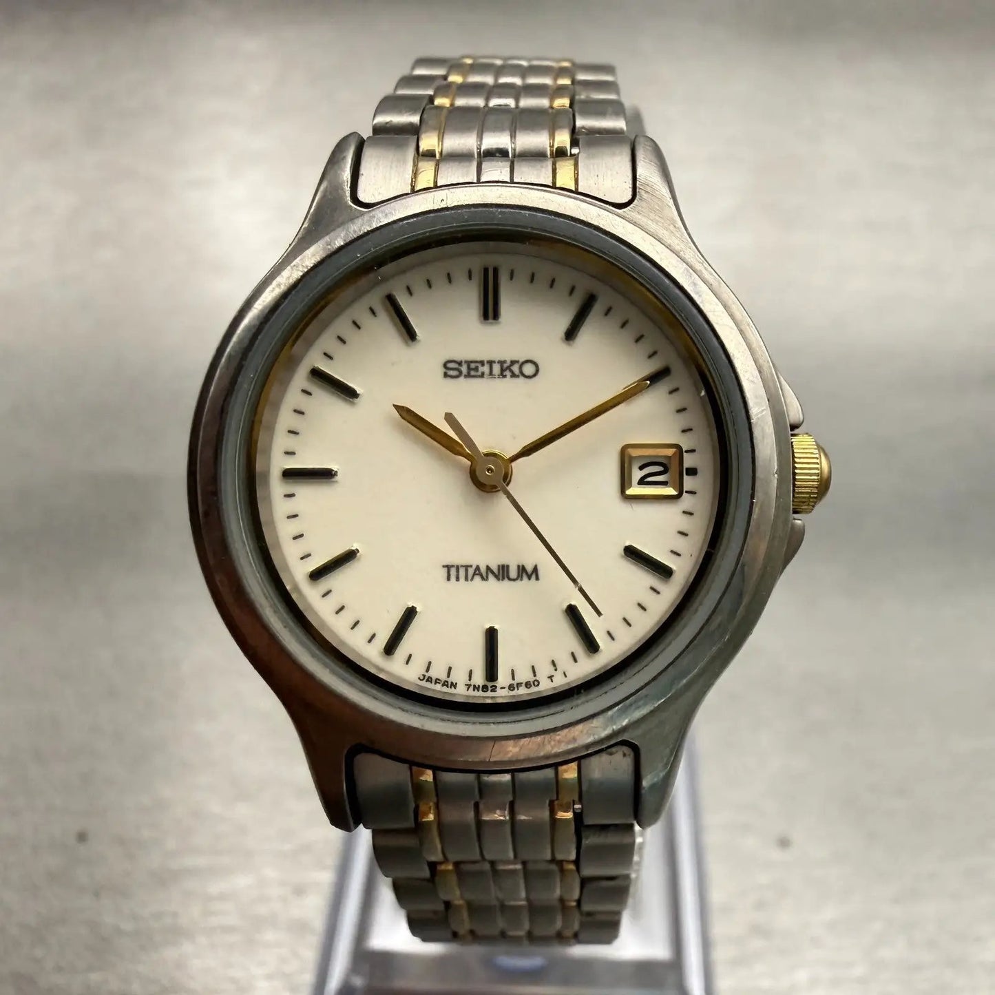 Seiko Titanium Watch Women 26mm White Dial Date Round 7N82-6D80 New Battery0
