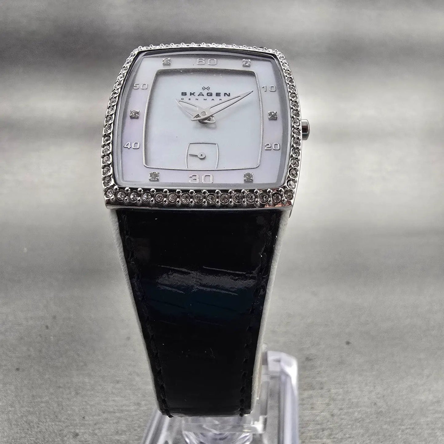 Skagen Watch Women 27mm MOP Dial Silver Tone Crystals 384SSLBW8A New Battery5
