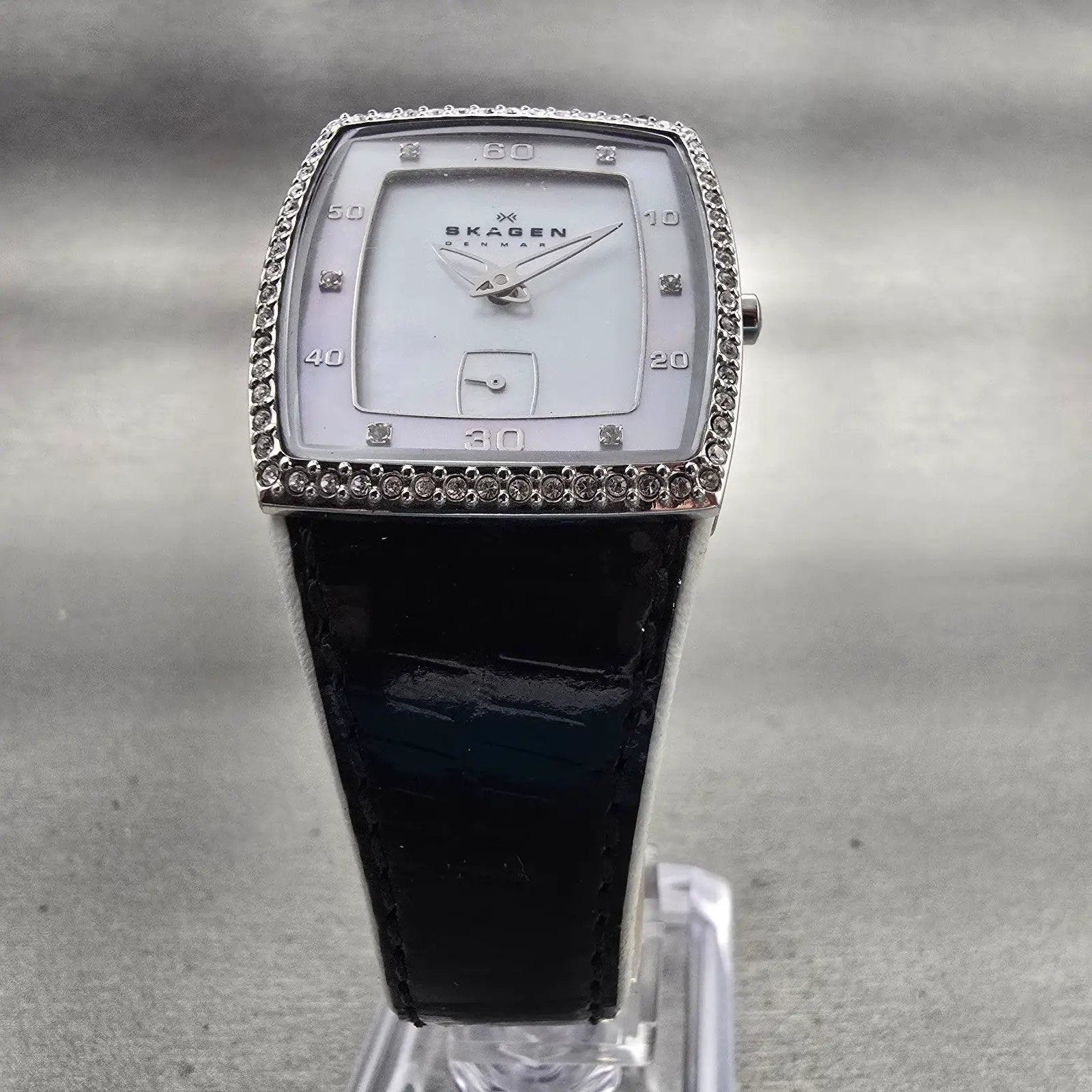 Skagen Watch Women 27mm MOP Dial Silver Tone Crystals 384SSLBW8A New Battery5