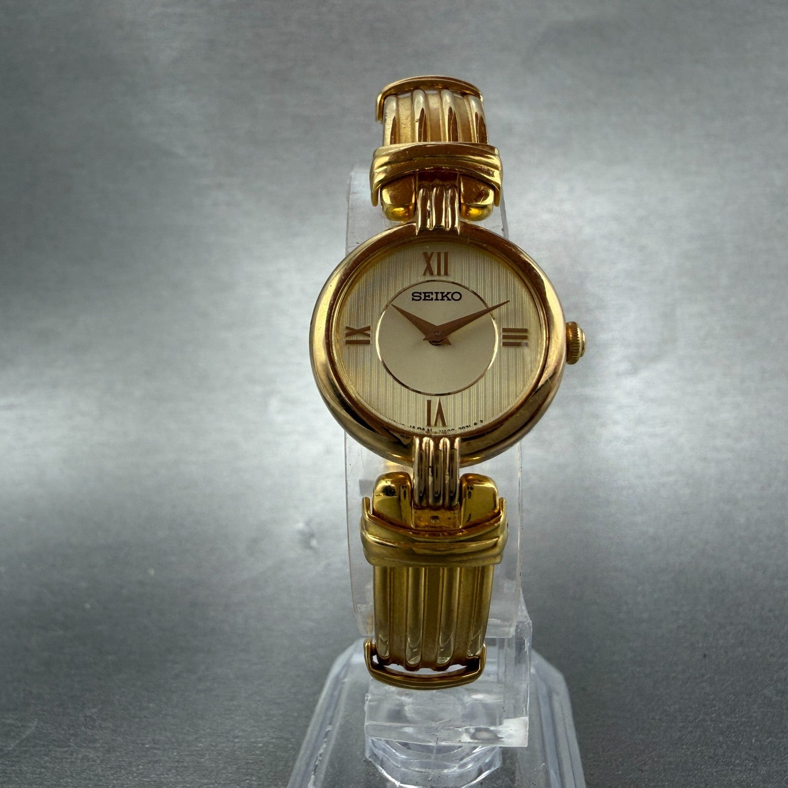 Seiko Watch Women 21mm Champagne Dial Gold Tone Round V400-1400 New Battery5