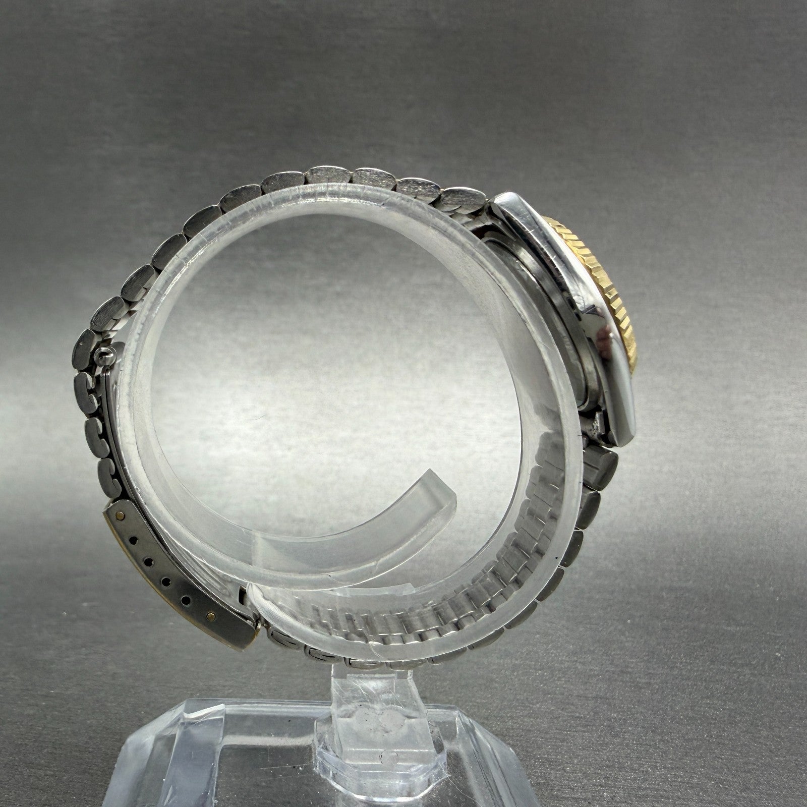 Seiko SQ Watch Women 25mm Silver Dial Two Tone Daydate Round 2A230039 NewBat 998