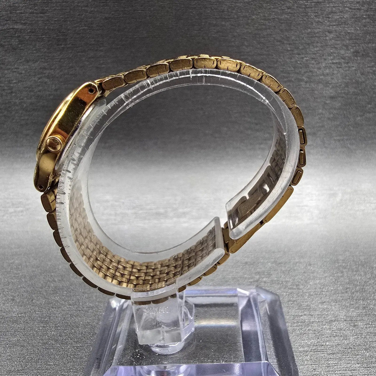 Seiko Watch Women 17mm Champagne Dial Gold Tone Oval V401-5109 New Battery JP16