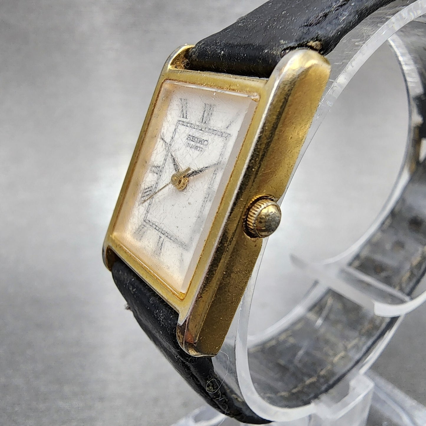Seiko Tank Watch Women 18mm White Dial Gold Tone Rectangle 1N015A40 New Battery2