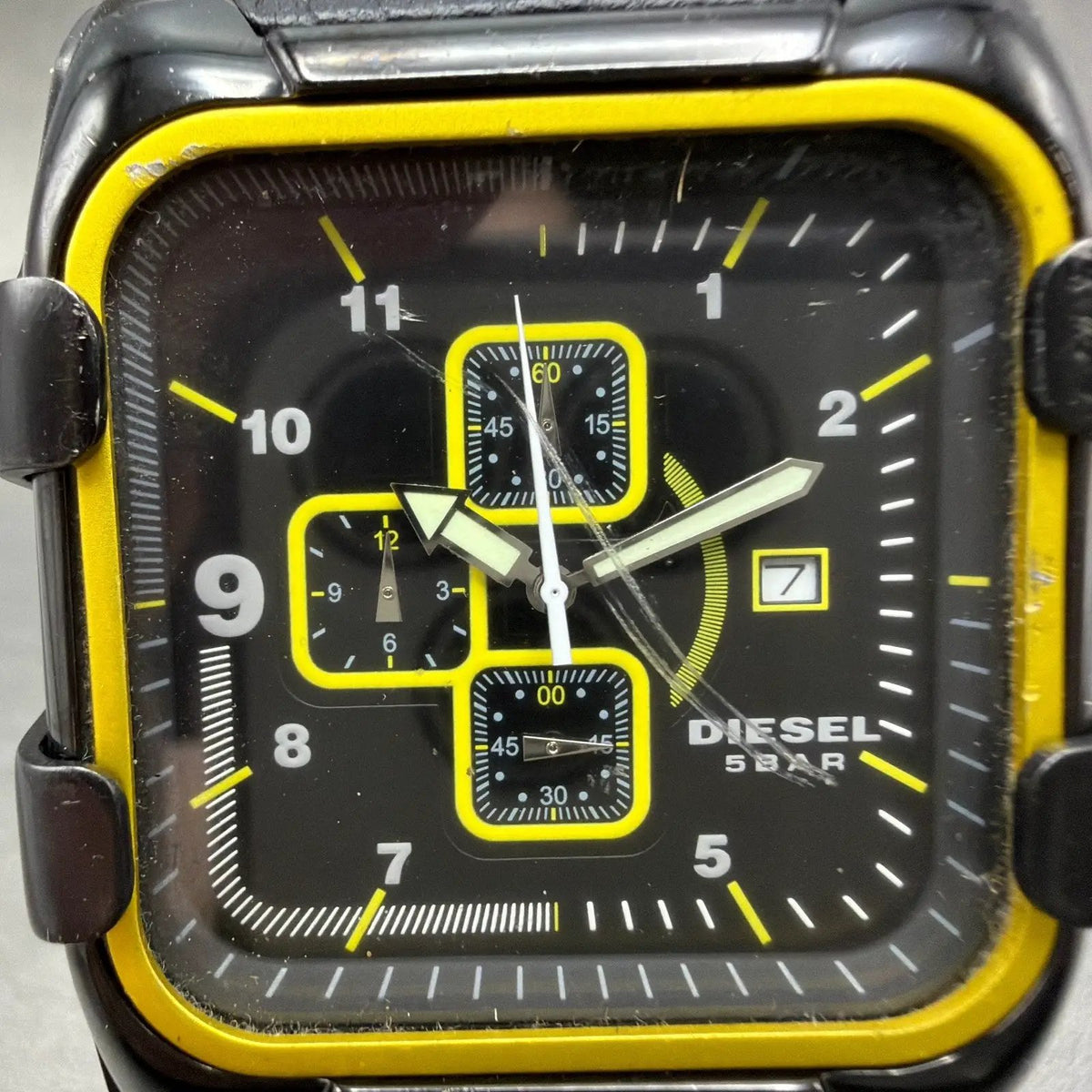 Diesel Chronograph Watch Men 44mm  Black Dial Black Yellow Date Rectangle Newbat1
