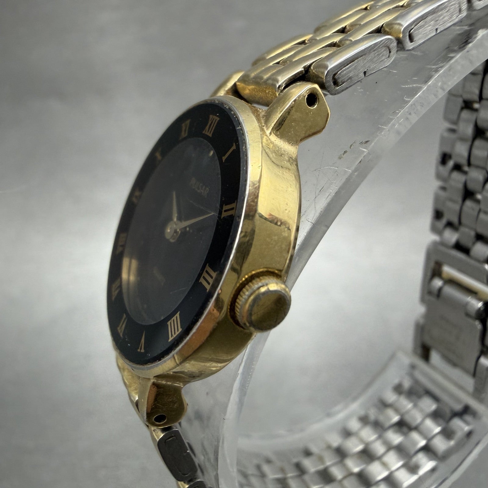 Seiko Pulsar Watch Women 22mm Black Dial Gold Tone Round V4000270 New Battery2