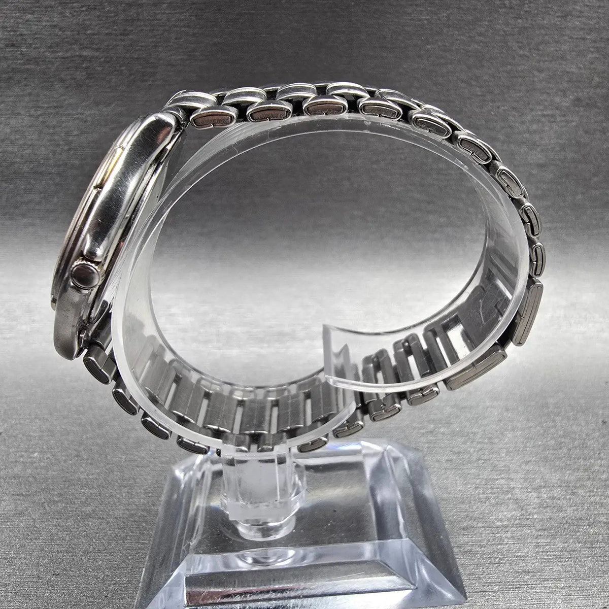Seiko Lucent Watch Men 32mm Champagne Dial Silver Round 5E21-6B00 New Batt JDM6