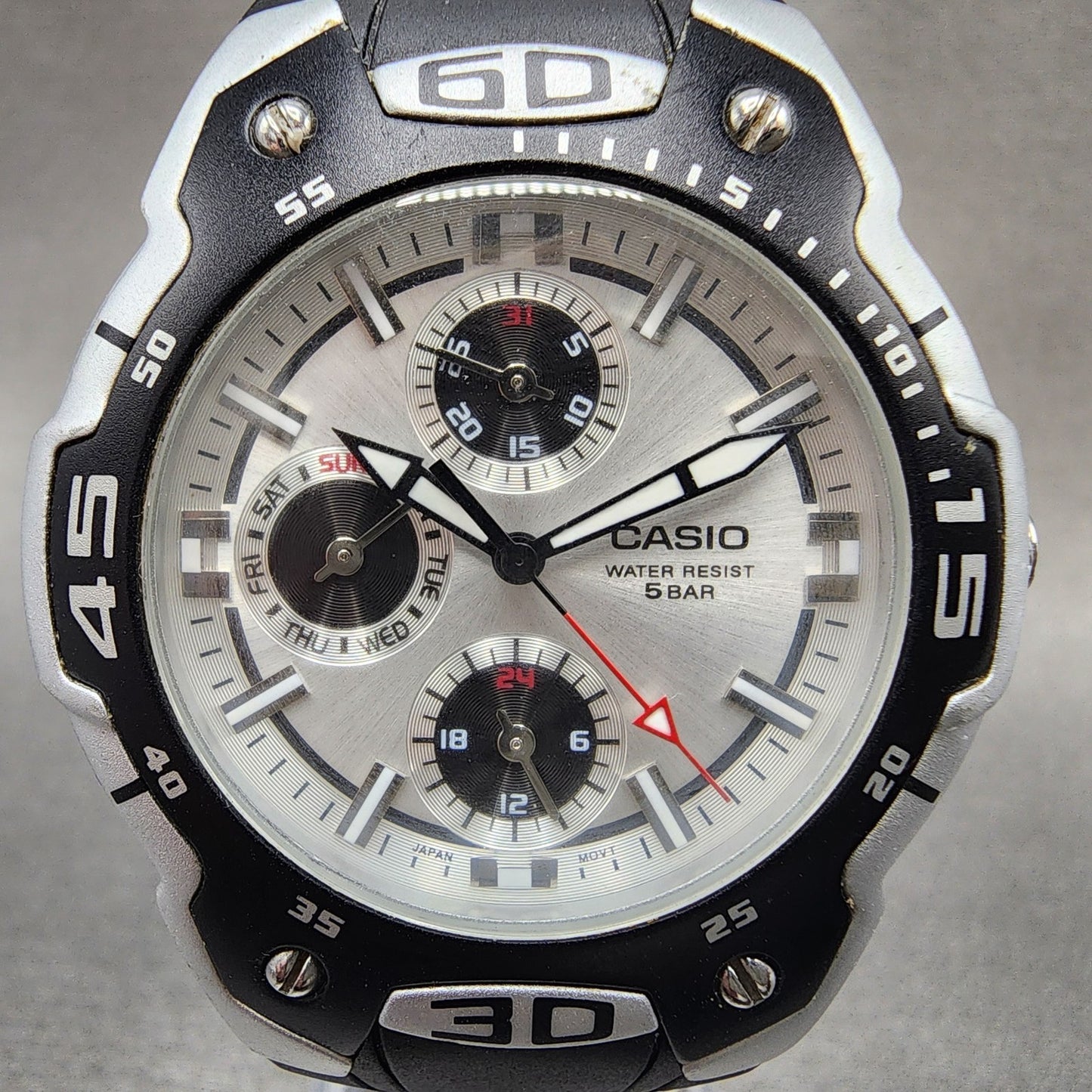 Casio MTP302 Watch Men 41mm Silver Dial Silver Tone Daydate Round New battery1