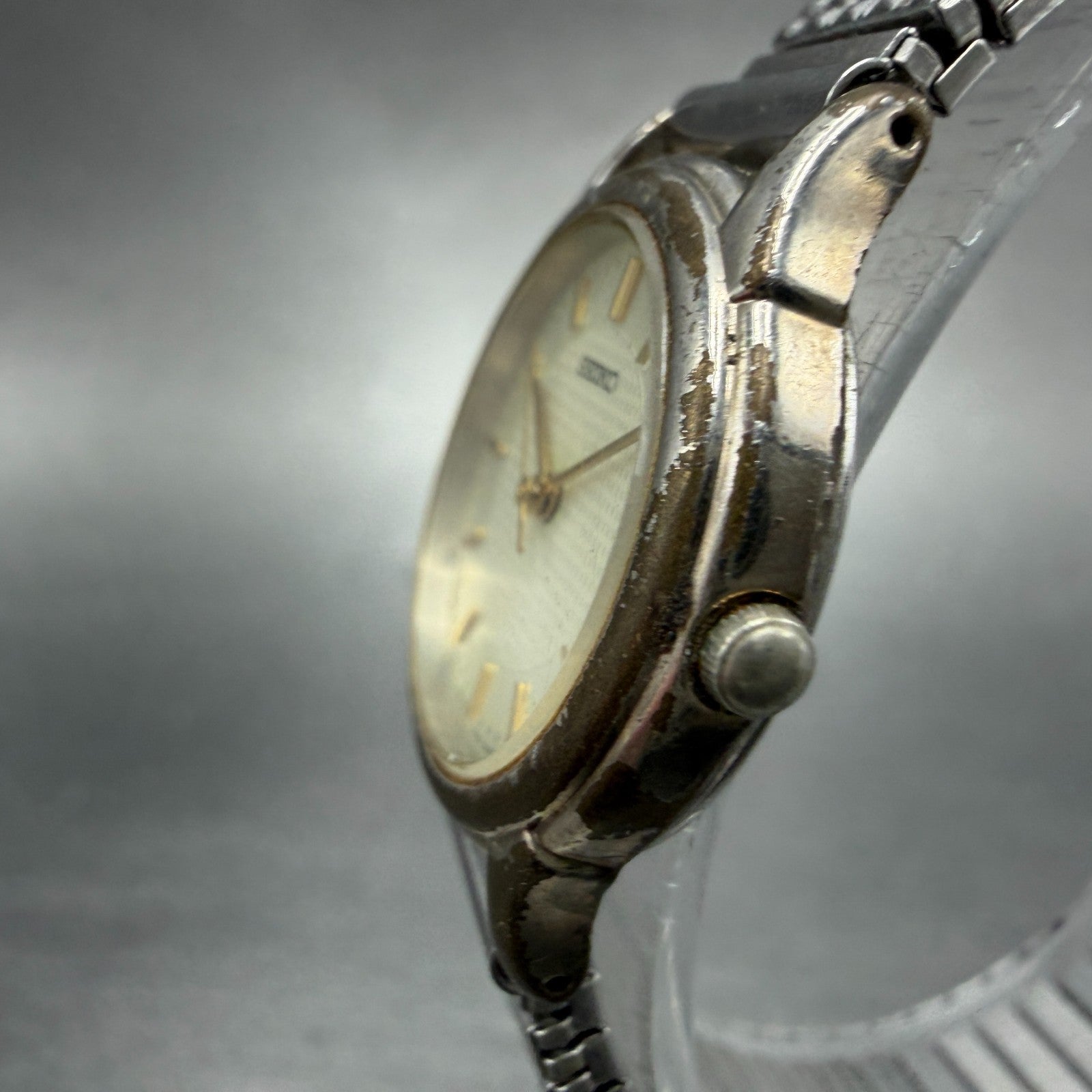 Seiko Watch Women 25mm Champagne Dial Silver Tone Round V701-1930 New Battery2