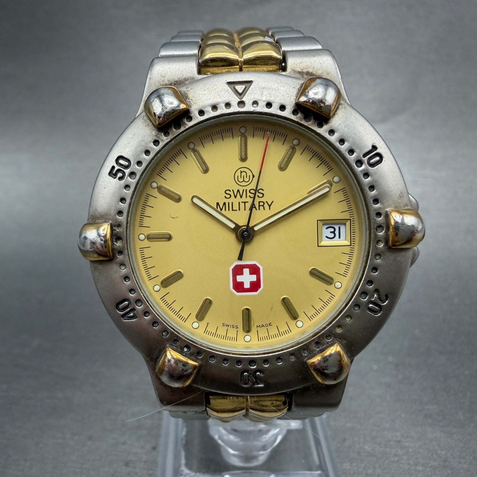 HW Swiss Military Dive Watch Men 37mm Gold Dial Two Tone Date Round New Battery0