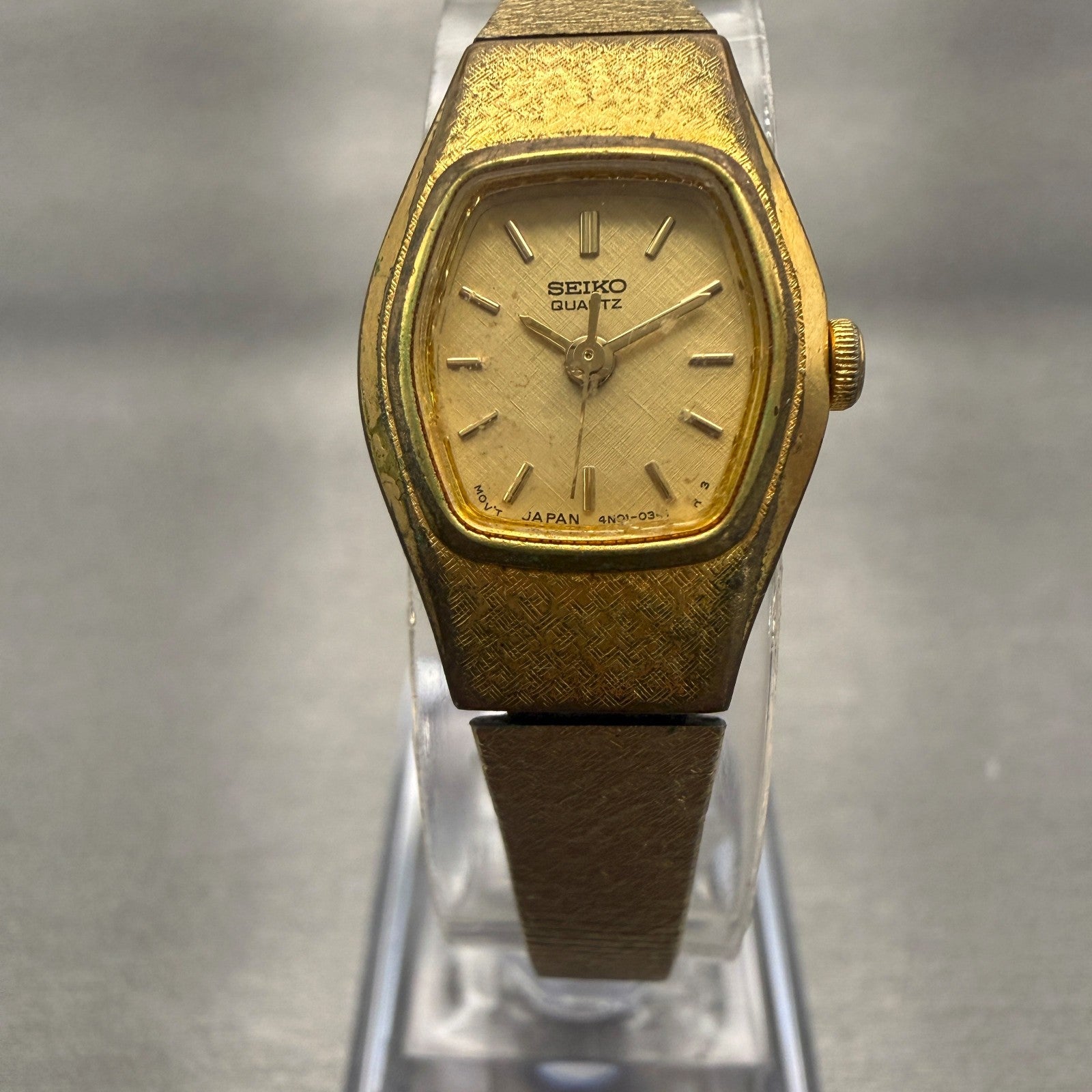Seiko Watch Women 17mm Gold Dial Gold Tone Hexagon 4N01-5021 New Battery4