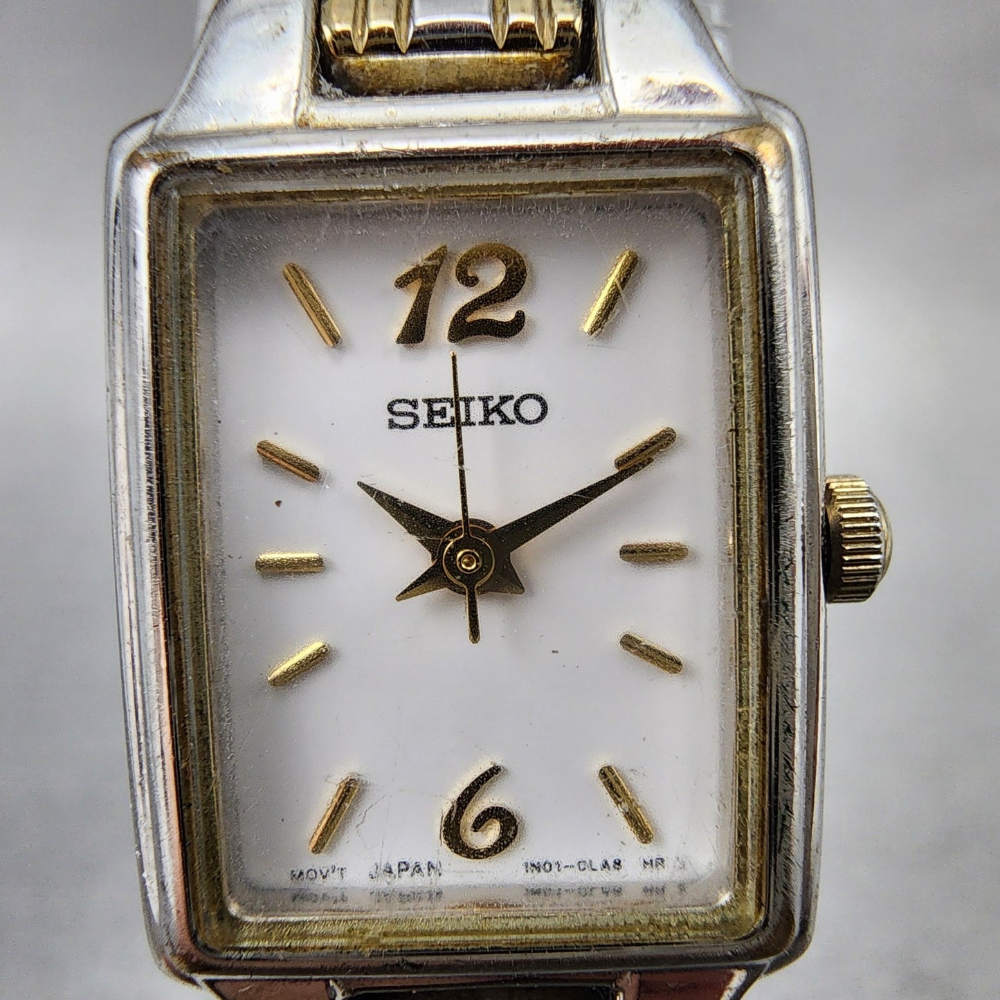 Seiko Tank Watch Women 16mm White Dial Two Tone Rectangle 1N010FH0 New Battery1