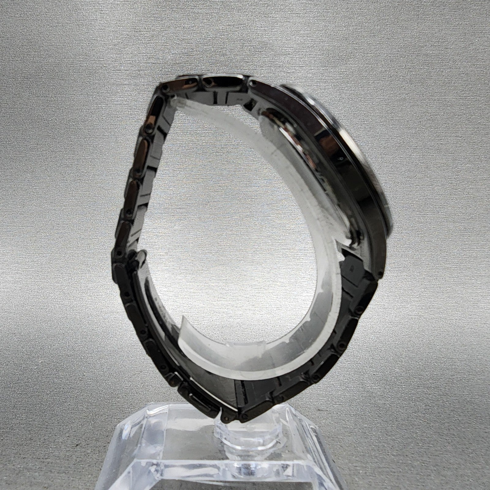 Seiko Solar Watch Men 39mm Black Dial Black Tone Date Round V1570AP0 Runs8