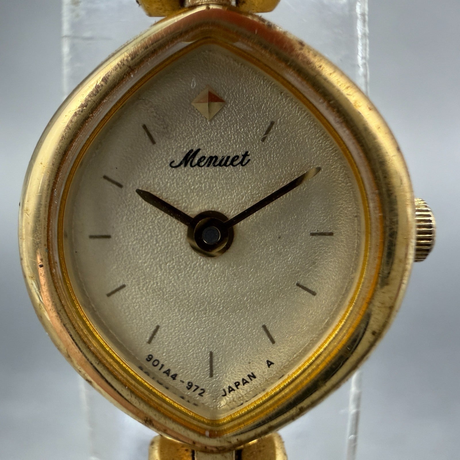 Casio Menuet Watch Women 16mm Champagne Dial Gold Tone Oval LGQ-204 New Battery1