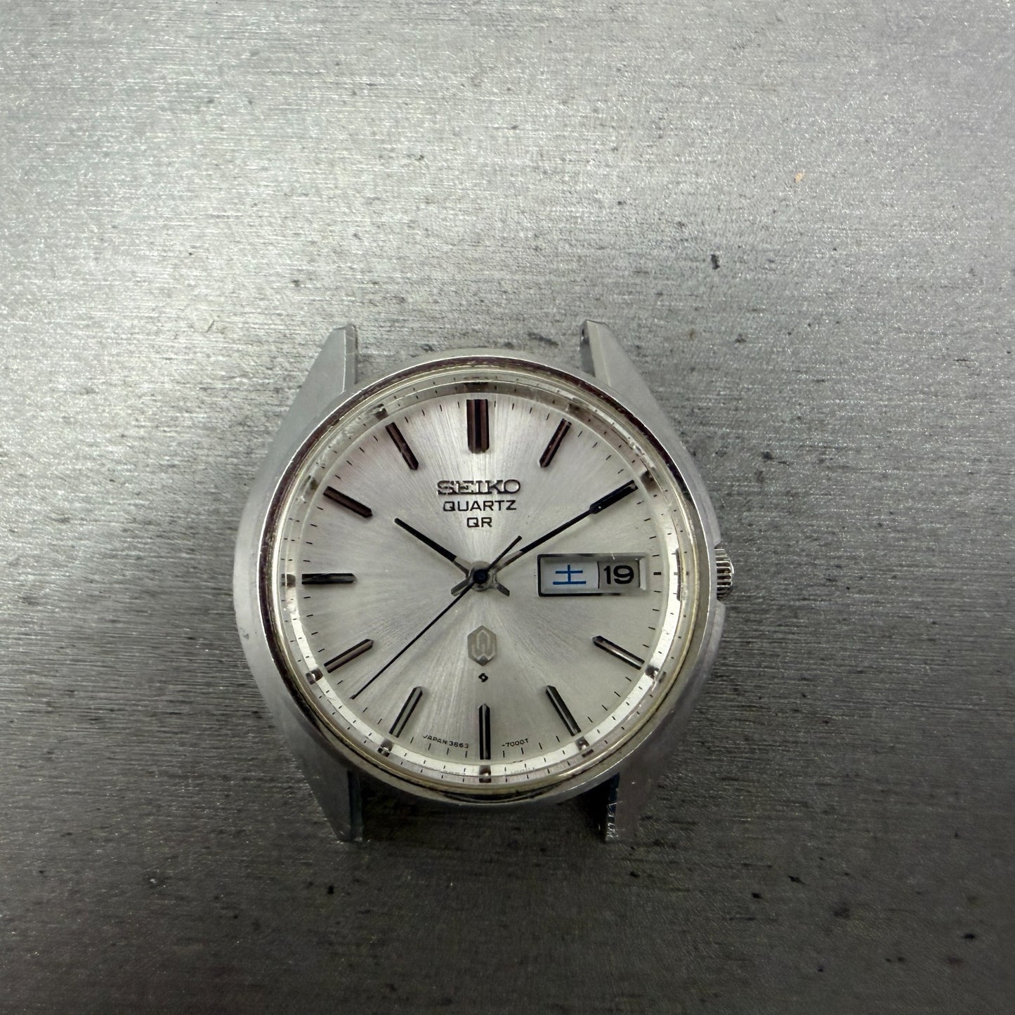 Seiko QR Watch Men 37mm Silver Dial Silver Tone Daydate Round 3863-7001 PARTS FG0
