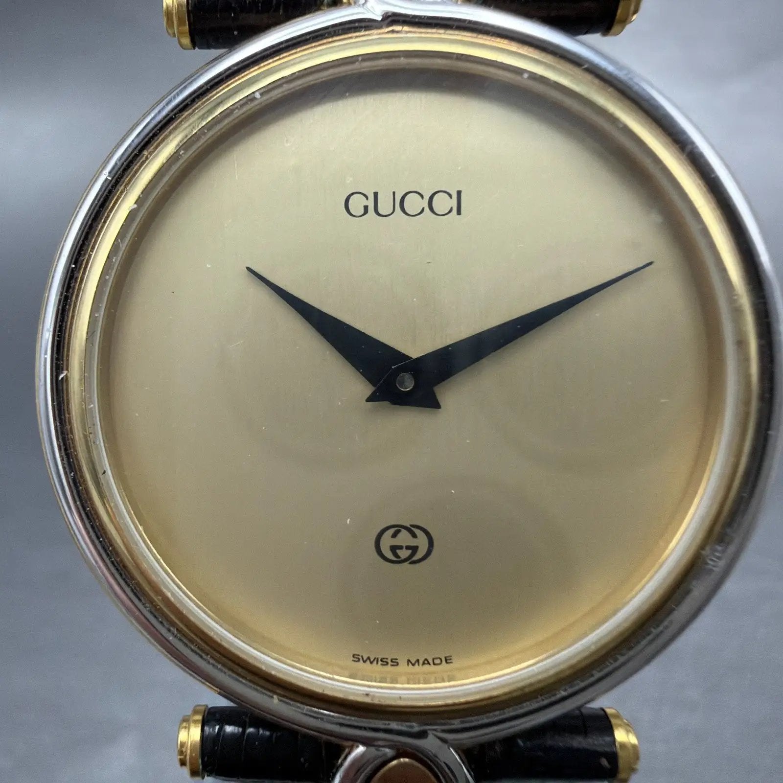 Gucci 4500m Watch Men 32mm Black Dial Gold Plated Round Leather Band New Batt AB1