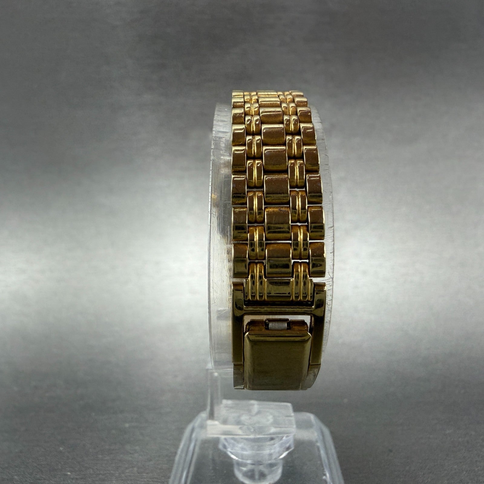 Seiko Tank Watch Women 18mm White Dial Gold Tone Rectangle V401-5129 New Batt NH7