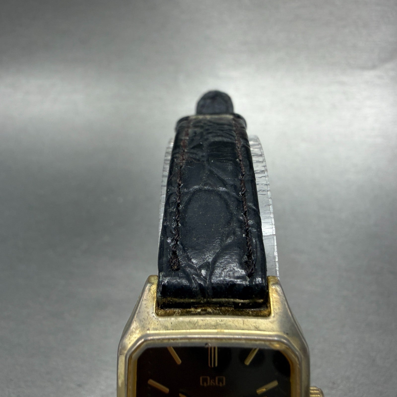Citizen Q&Q tank Watch Women 21mm Gray Dial Gold Tone Rectangle New Battery4