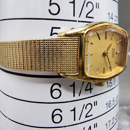 Seiko Watch Women 18mm Champagne Dial Gold Tone 2c206440 New Battery10