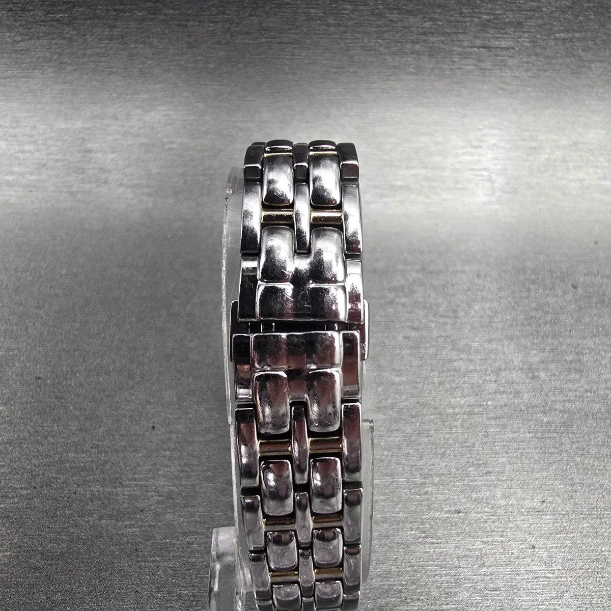 Seiko Watch Women 21mm MOP Dial Silver Tone Round 1N00-0GR0 New Battery VTG JP7