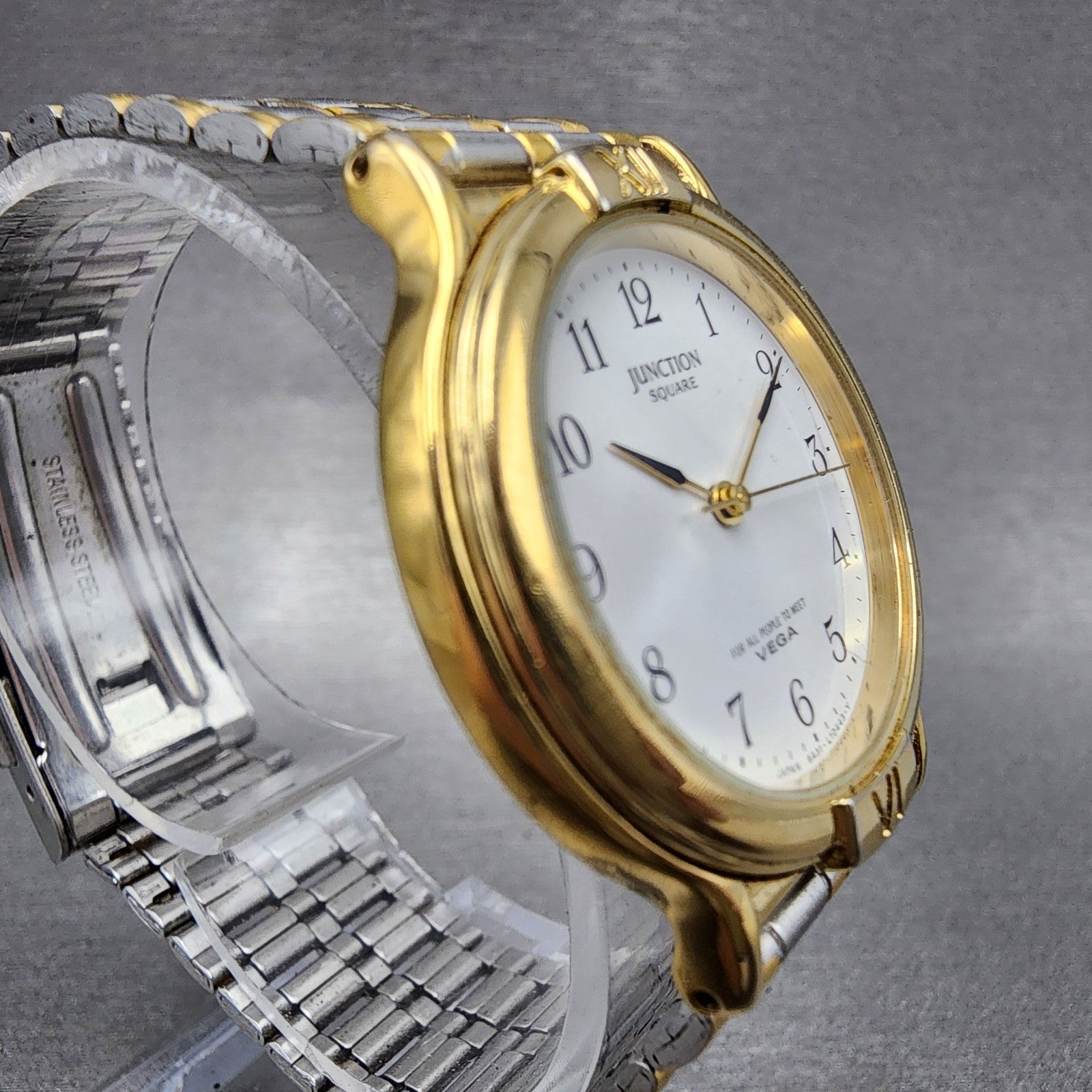 Vega Junction Watch Men 32mm White Dial Two Tone Round 6A31L04268 New Battery4