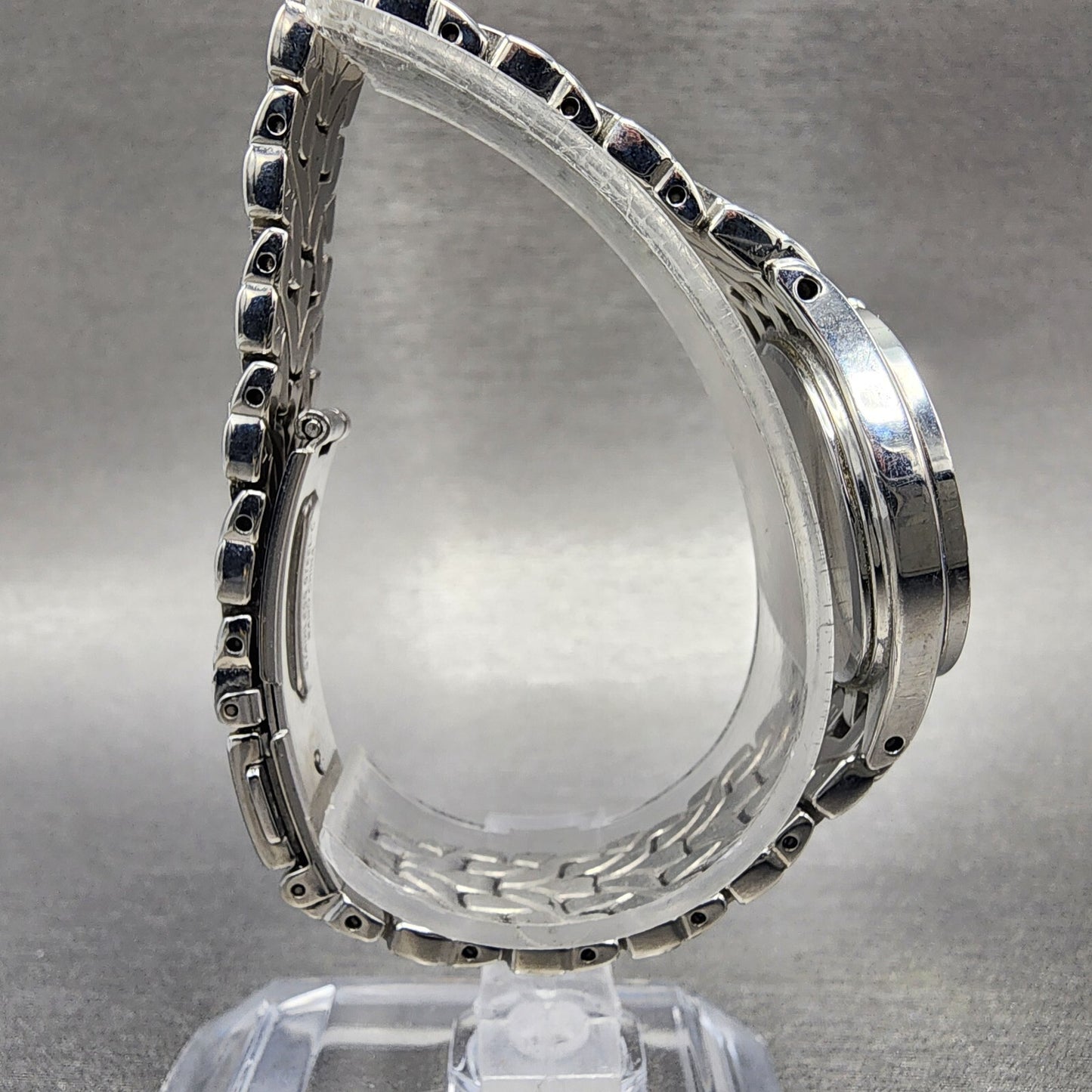 Seiko Solar Watch Women 27mm MOP Dial Steel Date Round Crystal Bezel Runs8