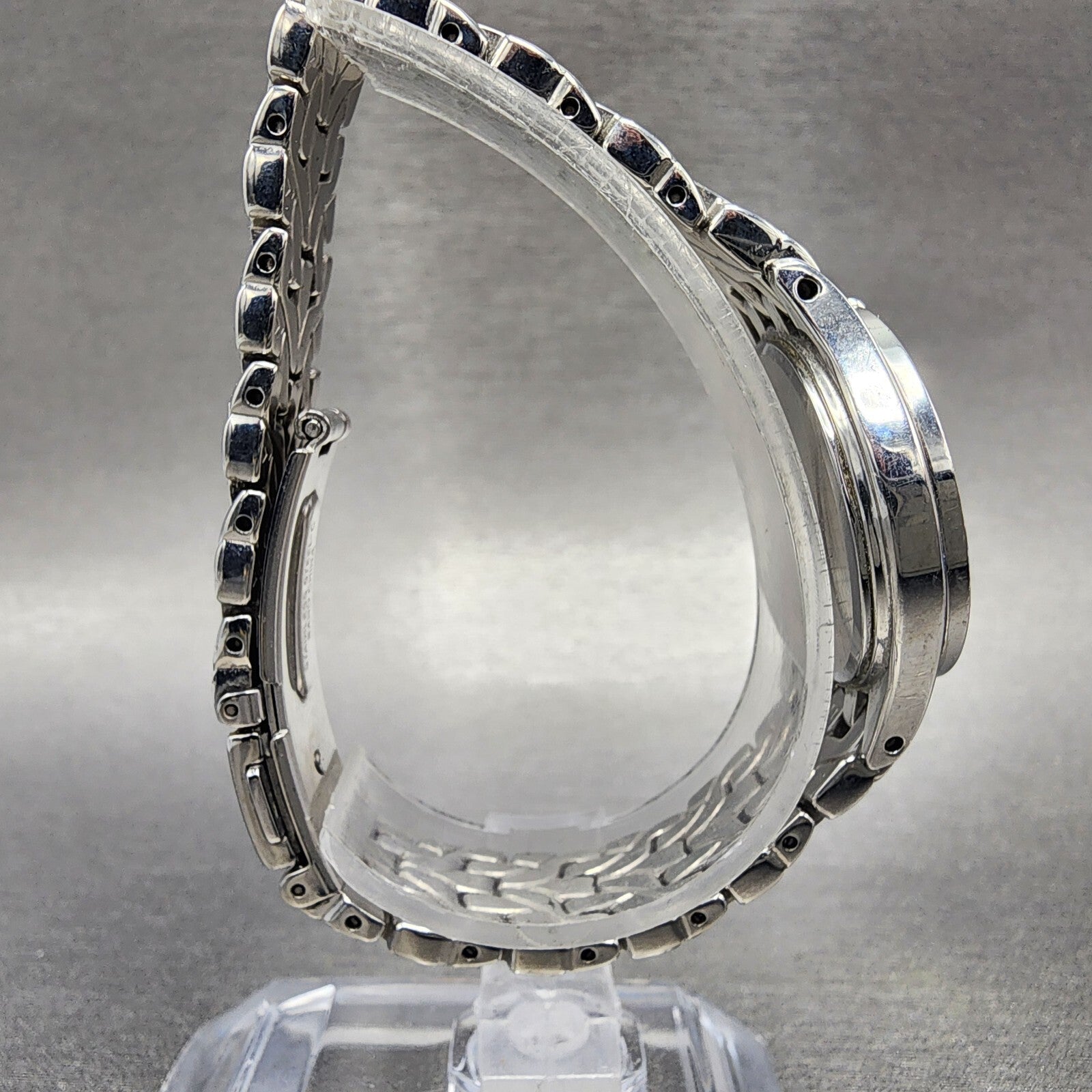 Seiko Solar Watch Women 27mm MOP Dial Steel Date Round Crystal Bezel Runs8