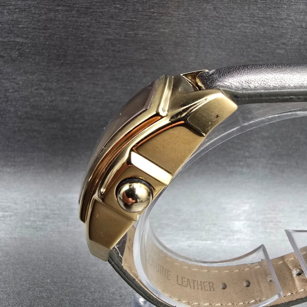 Invicta Lupah Watch Women 30mm MOP Dial Gold Tone Rectangle 6748 New Battery2