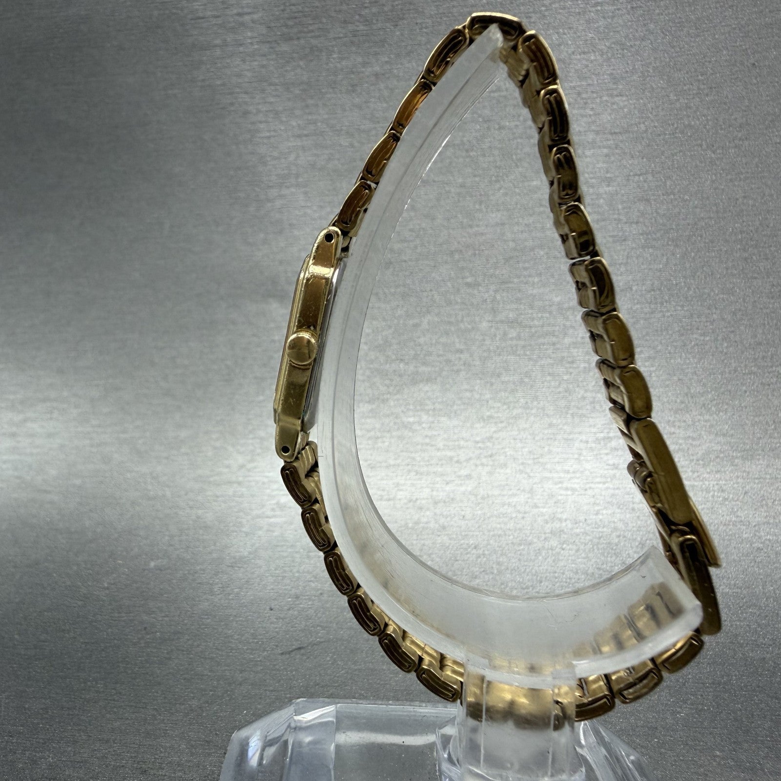 Seiko tank Watch Women 12mm Champagne Dial Gold Tone 2e206389 New Battery6