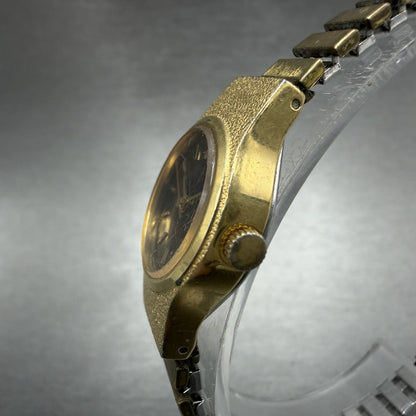 Seiko Watch Women 20mm Black Dial Gold Tone Round Vintage 8Y21-0020 New Battery2