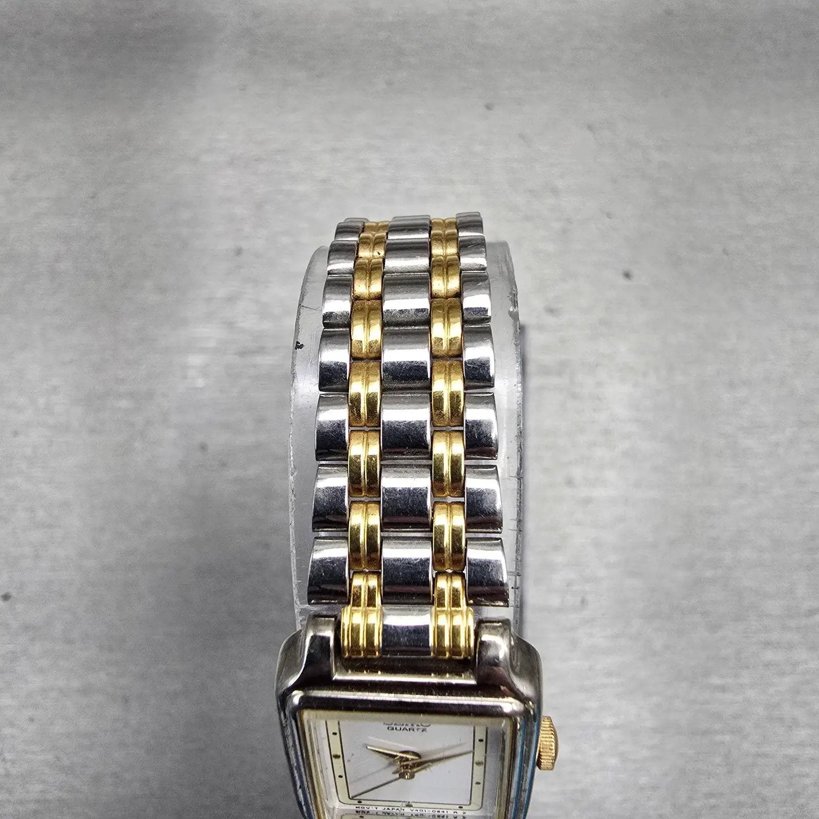 Seiko Watch Women 17mm White Dial Silver Tone Rectangle V401-5129 New Battery4