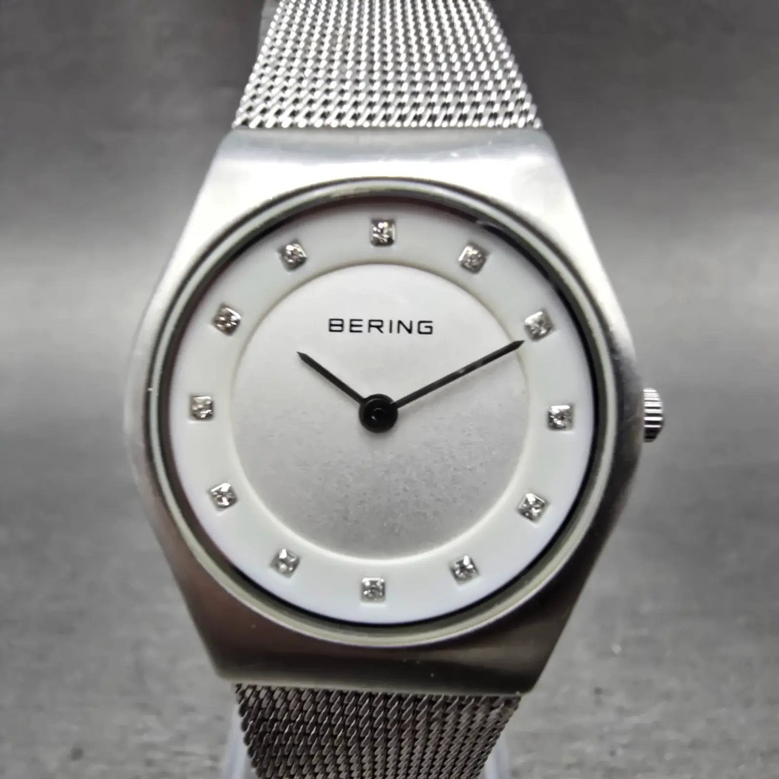 Bering Watch Women 27mm Silver Dial Steel Mesh Band 11927-000 Round New batt0