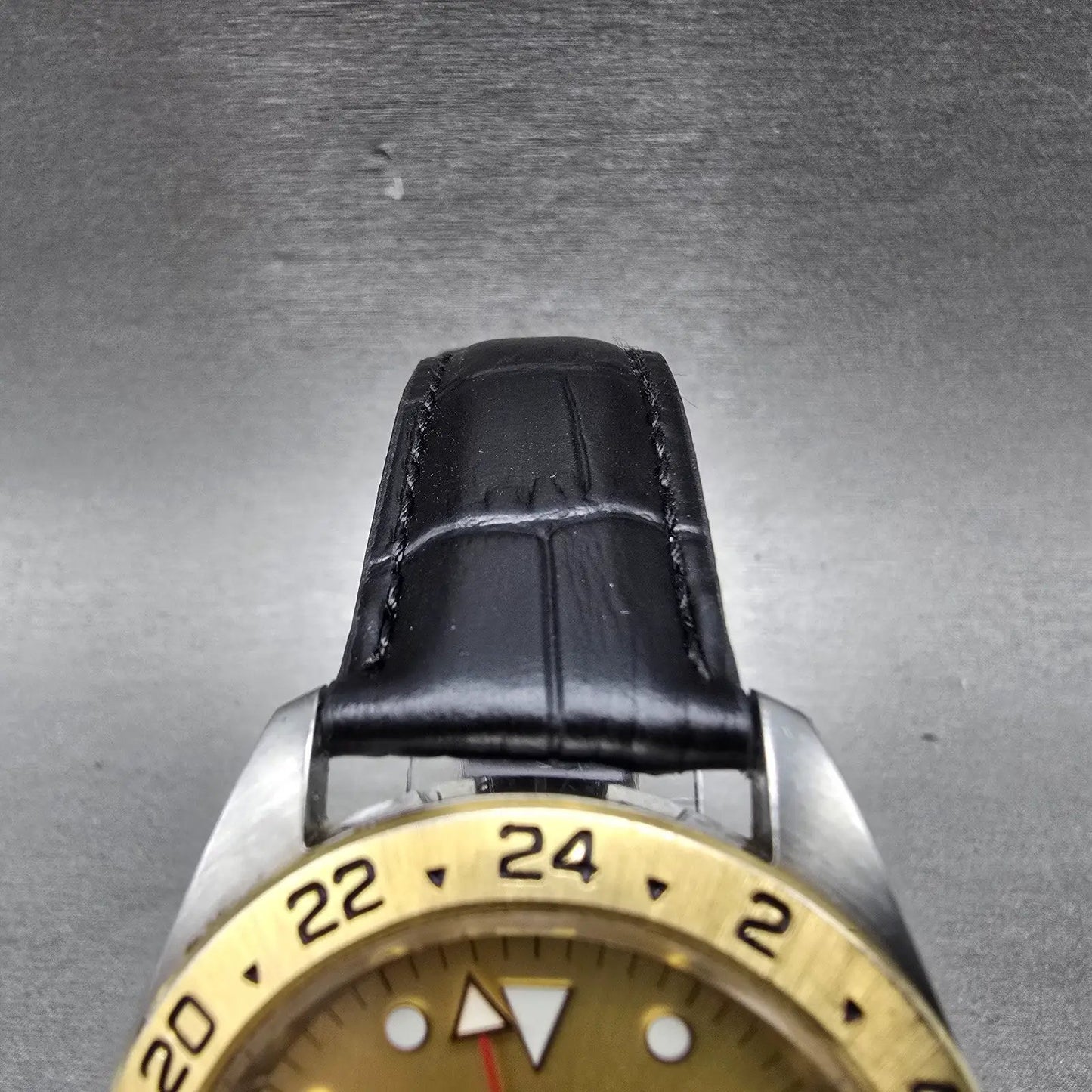 Gruen GMT Watch Men 39mm Gold Dial Two Tone Date Round 321-6M17 New Battery4