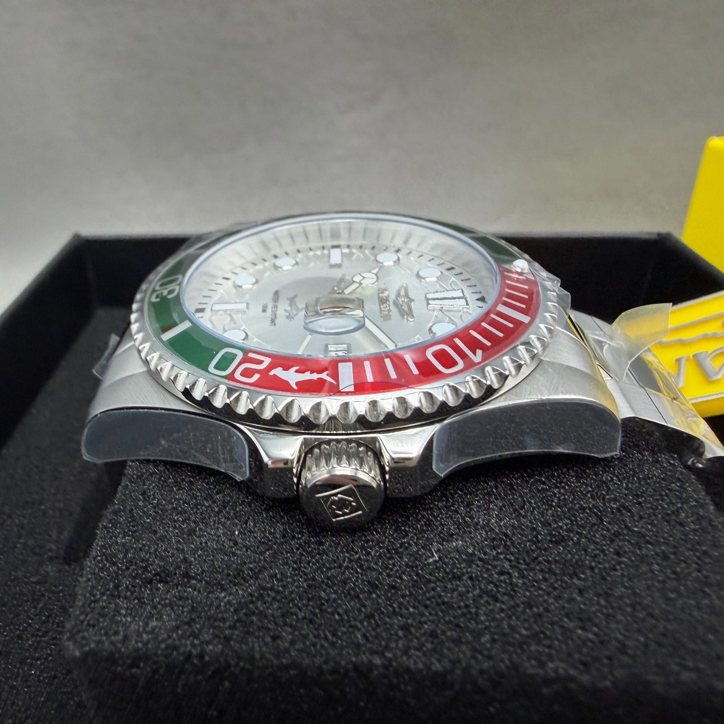 Invicta Pro Diver Watch Men 43mm Silver Dial Steel Date Round Red Green 447145