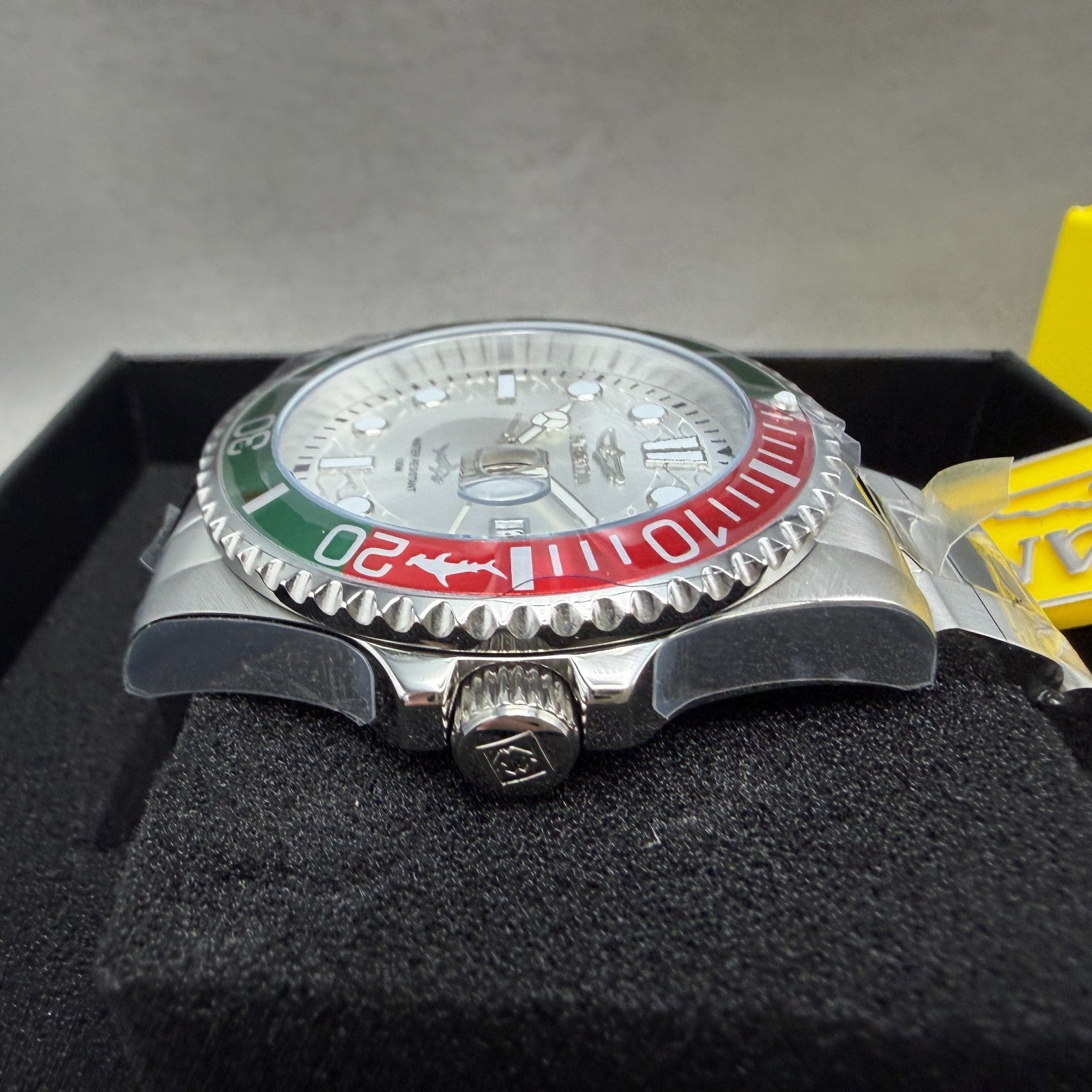 Invicta Pro Diver Watch Men 43mm Silver Dial Steel Date Round Red Green 447145