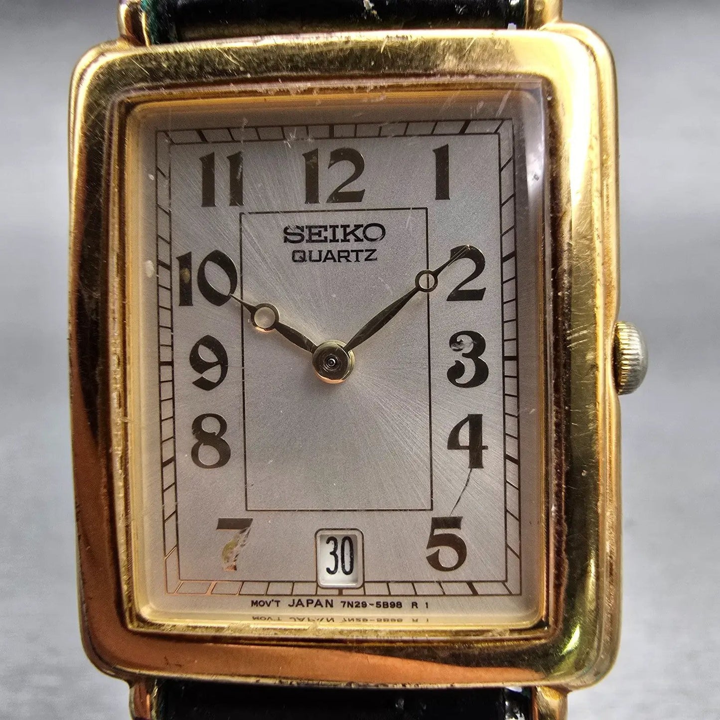 Seiko Tank Watch Men 26mm Silver Dial Gold Tone Date Rectangle 7N29-5B99 New Bat1