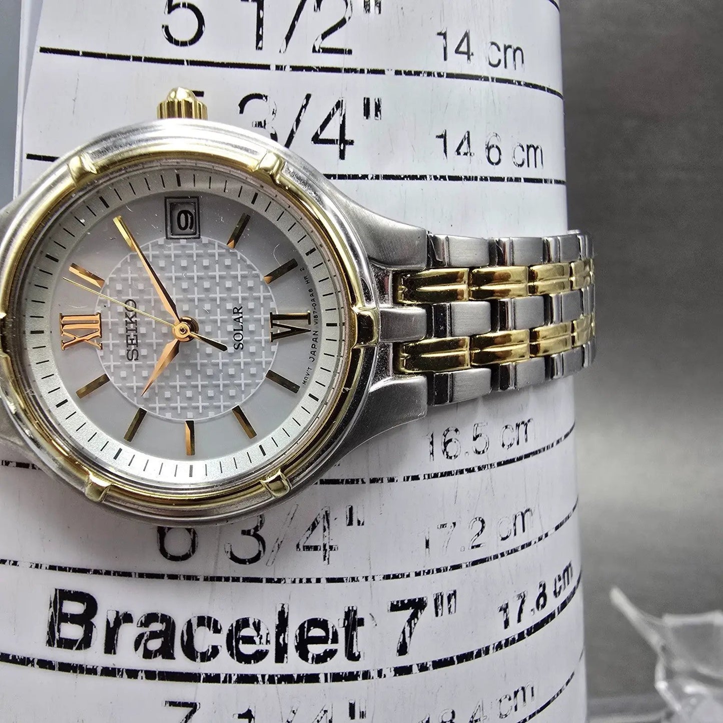 Seiko Solar Watch Women 28mm White Dial Two Tone Date Round V187-0AA0 Runs10