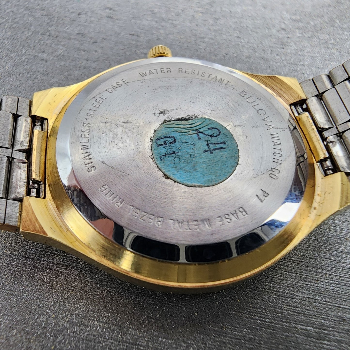 Bulova Watch Men 32mm White Dial Gold Tone Date Round 92B72 New Batt NOS13