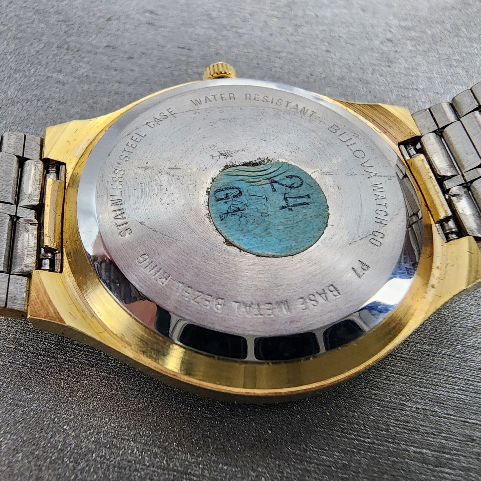 Bulova Watch Men 32mm White Dial Gold Tone Date Round 92B72 New Batt NOS13