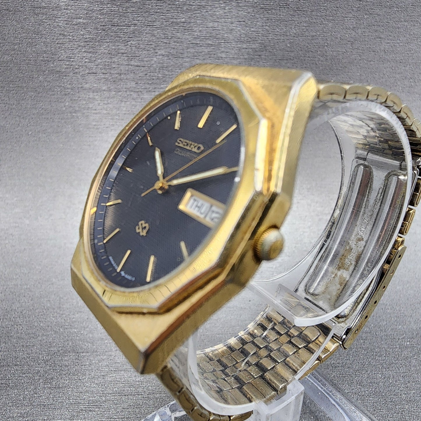 Seiko SQ Watch Men 33mm Blue Dial Gold Tone Daydate Round 5Y23-6A39 New Batery